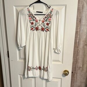 Embroidered White Blouse with Floral Design